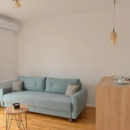 Apartament Hm Indija