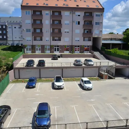 Hm * Indija